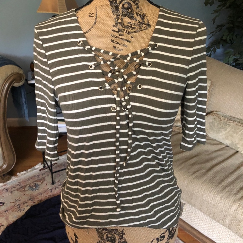 Striped Lace-up shirt